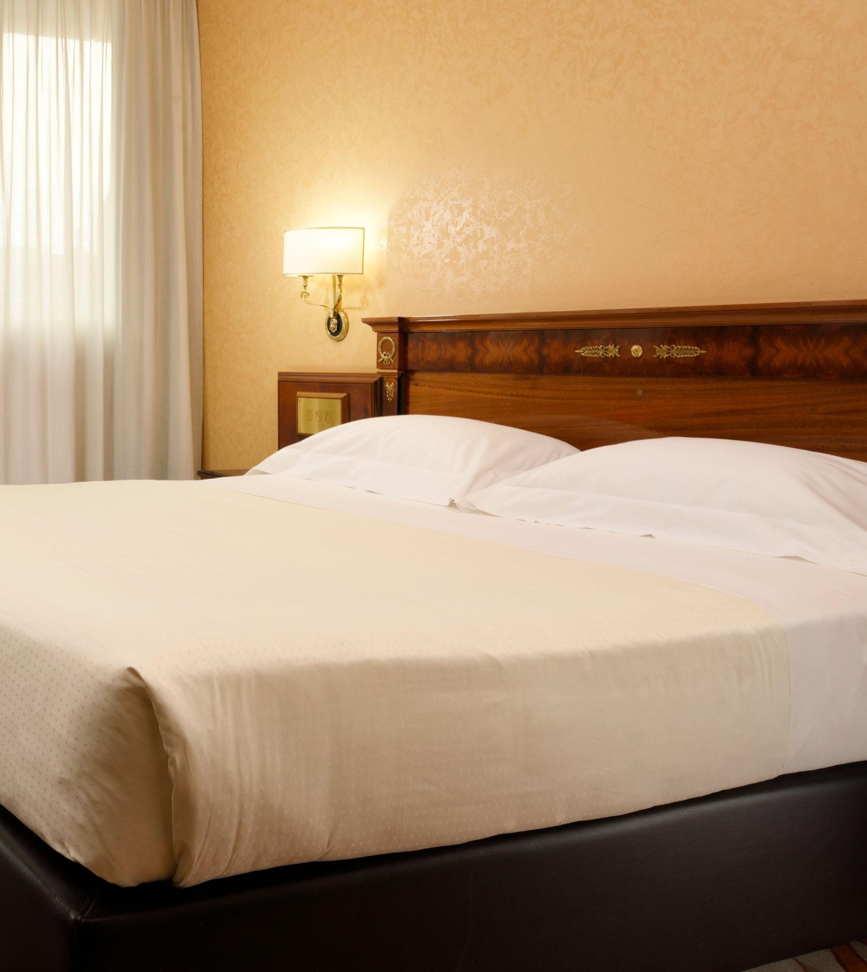 Una Hotels Scandinavia Milano Ngoại thất bức ảnh